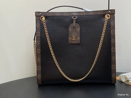 Louis Vuitton MM Nova 0818